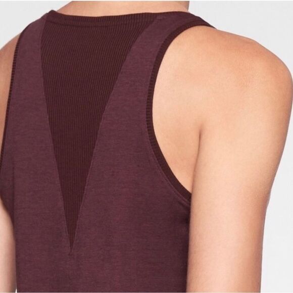 ATHLETA Essence Semi Fit Tank Top burgundy size Small - Picture 8 of 8